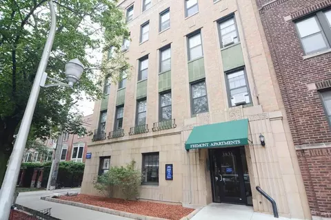 3831 N Fremont St #215, Chicago, IL 60613