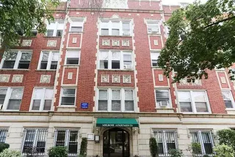 511 W Melrose St #106, Chicago, IL 60657