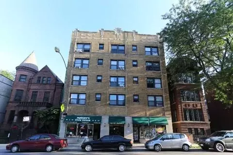 711 W Belmont Ave #407, Chicago, IL 60657