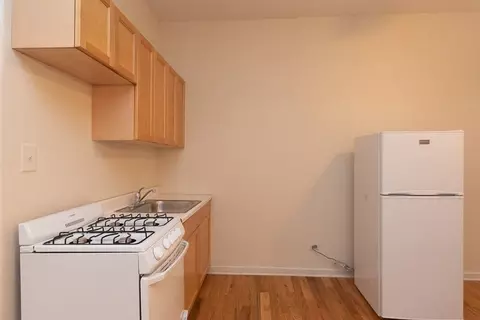1050 W George St #005, Chicago, IL 60657