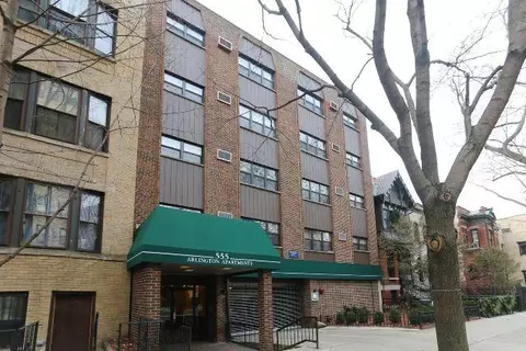 555 W Arlington Pl #408, Chicago, IL 60614