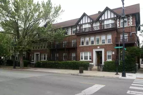 4450 N Sheridan Rd #1, Chicago, IL 60640