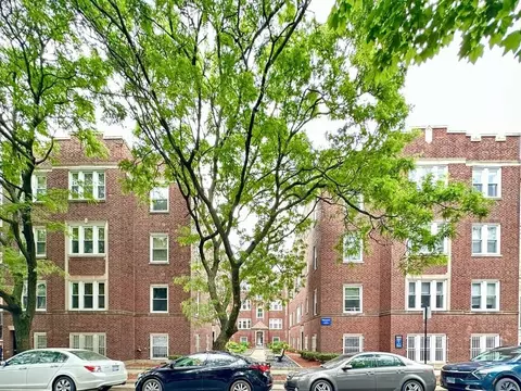 3244 N Clifton Ave #2W, Chicago, IL 60657