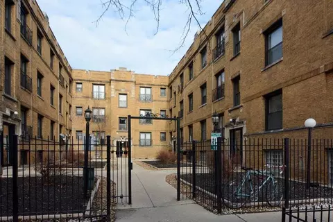 726 W Roscoe St #1N, Chicago, IL 60657