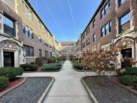 1315 Oak Ave #2J, Evanston, IL 60201
