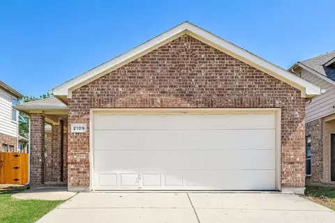 2109 Ingrid Ln, Fort Worth, TX 76131