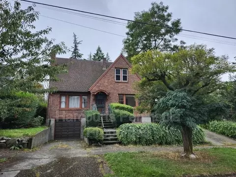 1909 Gregory Way, Bremerton, WA 98337