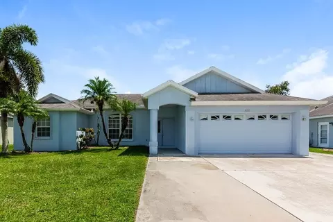 6888 Mauna Loa Blvd, Lake Sarasota, FL 34241