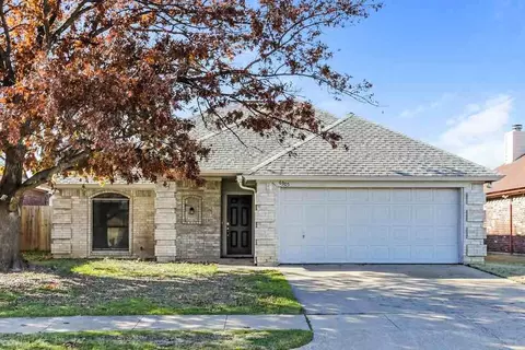 6305 Woodcreek Trl, Fort Worth, TX 76179