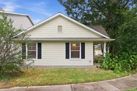 15819 E Park Ct, Houston, TX 77082