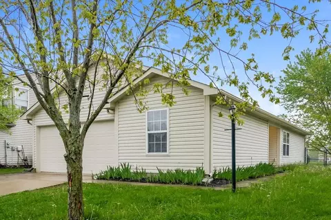 1757 Farm Meadow Dr, Greenwood, IN 46143