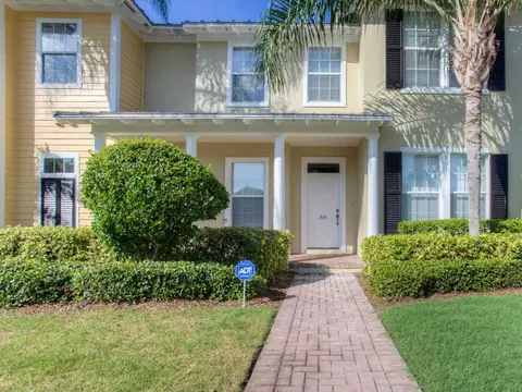 204 Aberdeen Pond Dr, Apollo Beach, FL 33572