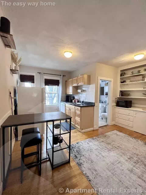 150 5th St #3, Cambridge, MA 02141
