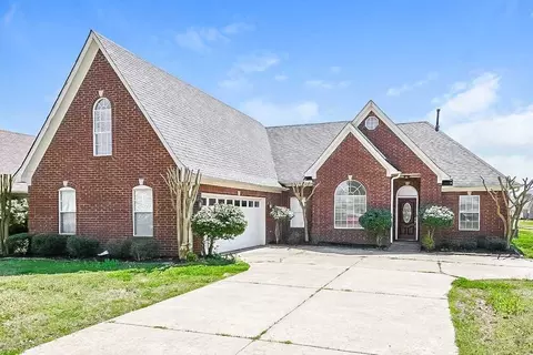 6915 Tyler Dr, Walls, MS 38680