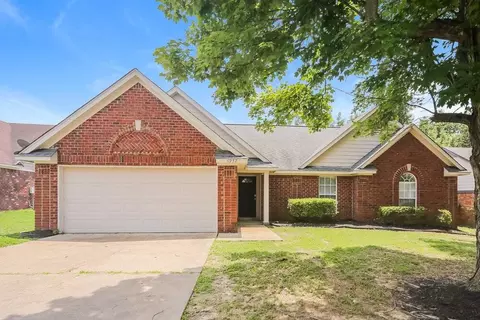 1957 Paddock Ln, Southaven, MS 38671