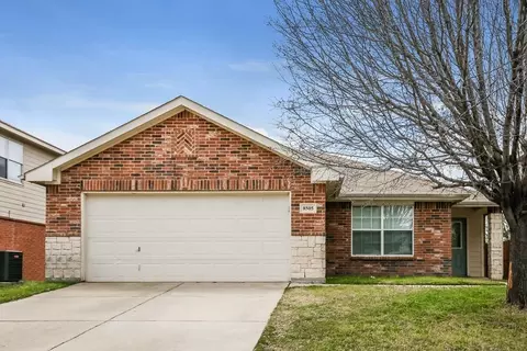 8505 Shallow Creek Dr, Fort Worth, TX 76179