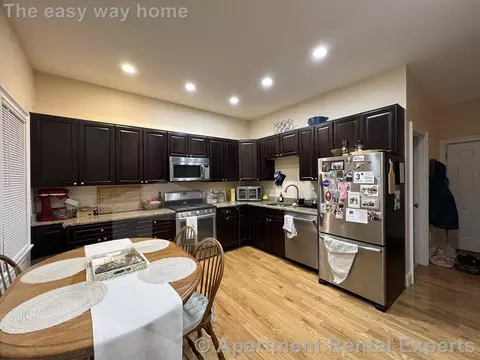 9 Bristol St #3, Cambridge, MA 02141
