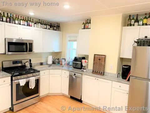 41 Cross St # A, Somerville, MA 02145