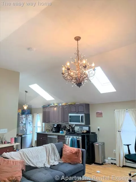 34 Jefferson St #3, Cambridge, MA 02141