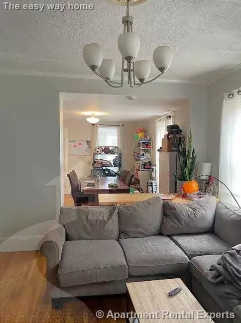 44 Berkeley St #1, Somerville, MA 02143