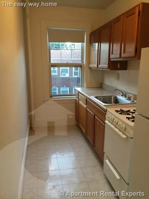 157 Summer St #15R, Somerville, MA 02143