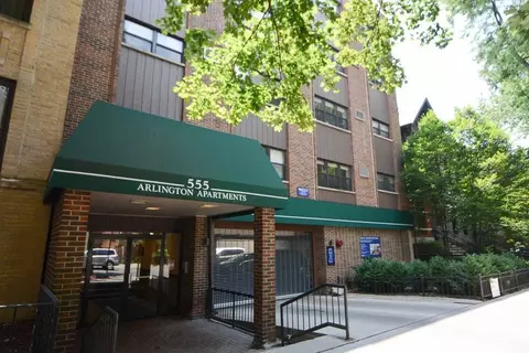 555 W Arlington Pl #301, Chicago, IL 60614
