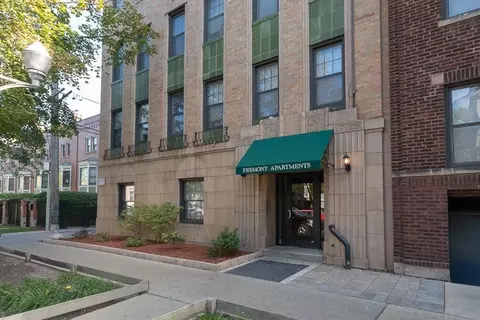 3831 N Fremont St #208, Chicago, IL 60613