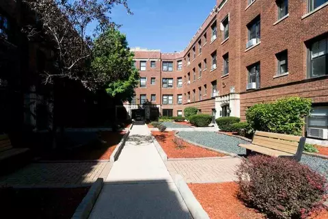 2906 N Mildred Ave #1N, Chicago, IL 60657