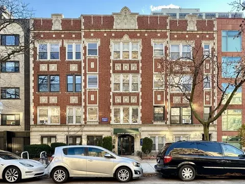 511 W Melrose St #311, Chicago, IL 60657