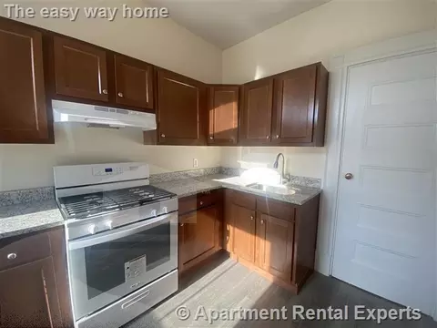 2 Ware St #201, Cambridge, MA 02138
