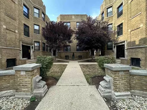 633 W Cornelia Ave #1W, Chicago, IL 60657