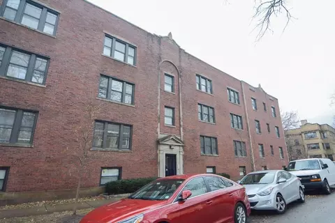 916 Crain St #1, Evanston, IL 60202