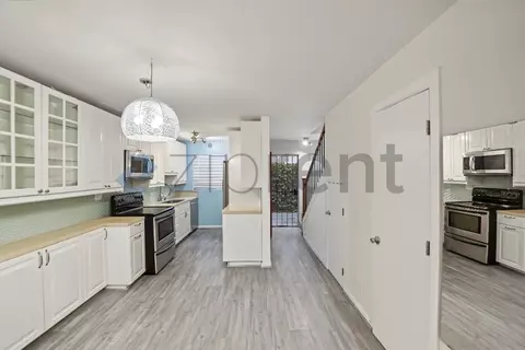 2628 Kansas Ave #11, Santa Monica, CA 90404