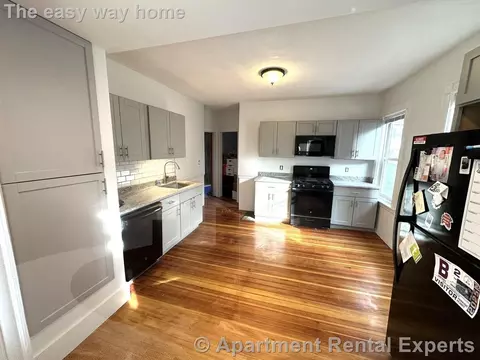 28 Lexington Ave #1, Somerville, MA 02144