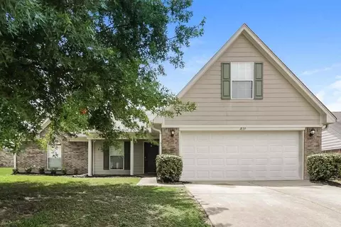 1839 Roy Dr, Southaven, MS 38671