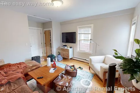 220 Banks St #5, Cambridge, MA 02138