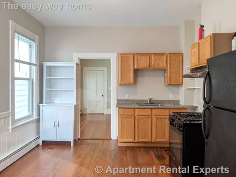 18 Park Ave #1, Somerville, MA 02144