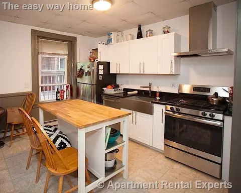 147 Columbia St #2L, Cambridge, MA 02139
