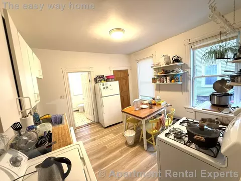 52 Portsmouth St #1, Cambridge, MA 02141
