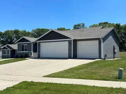 S Beal Ave, Sioux Falls, SD 57108