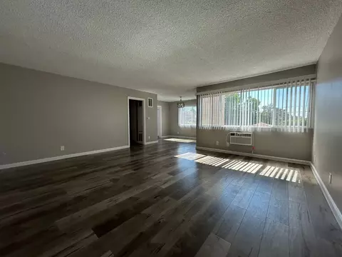 6130 Reseda Blvd, Los Angeles, CA 91335