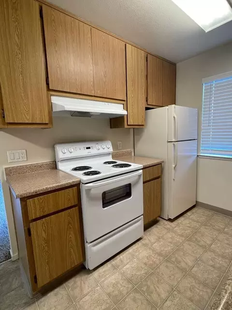 8680 N Cedar Ave, Fresno, CA 93720
