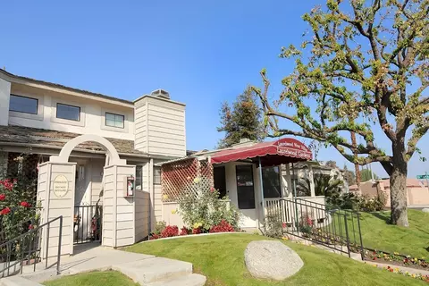 7601 Olympia Dr, Bakersfield, CA 93309