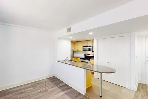 350 E Armour Blvd, Kansas City, MO 64111