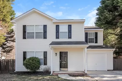 520 River View Dr, Lowell, NC 28098