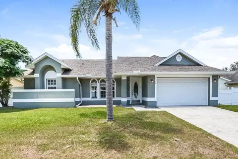 2708 Ashley Ct, Buena Ventura Lakes, FL 34743