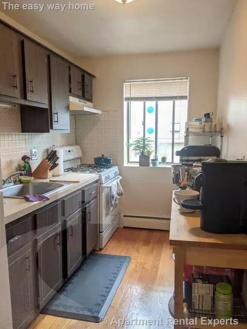 12 Cameron Ave #11, Somerville, MA 02144