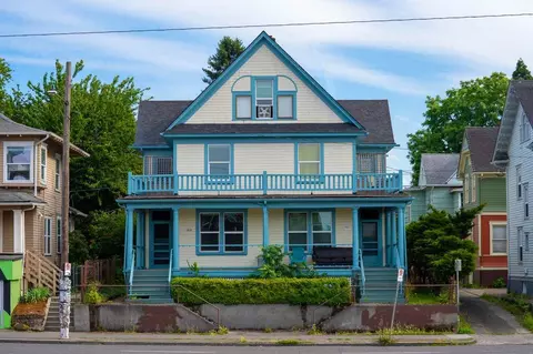 1902 E Burnside St, Portland, OR 97214