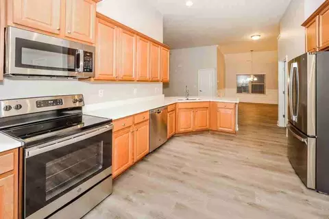 4890 Summersun Dr, Morrow, GA 30260 photo 9