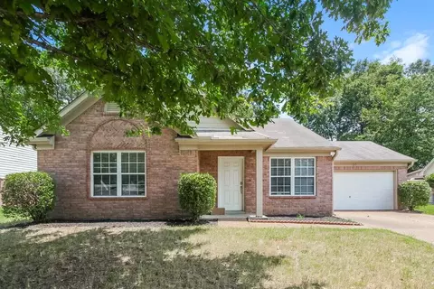 50 Oakland Woods Cv, Oakland, TN 38060